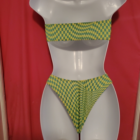 #2002 No name 2pc swimsuit - Picture 4 of 5